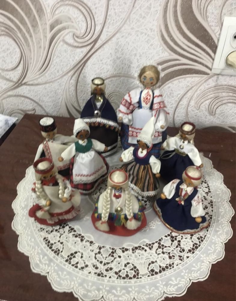 Продам винтажных интерьерных куколок