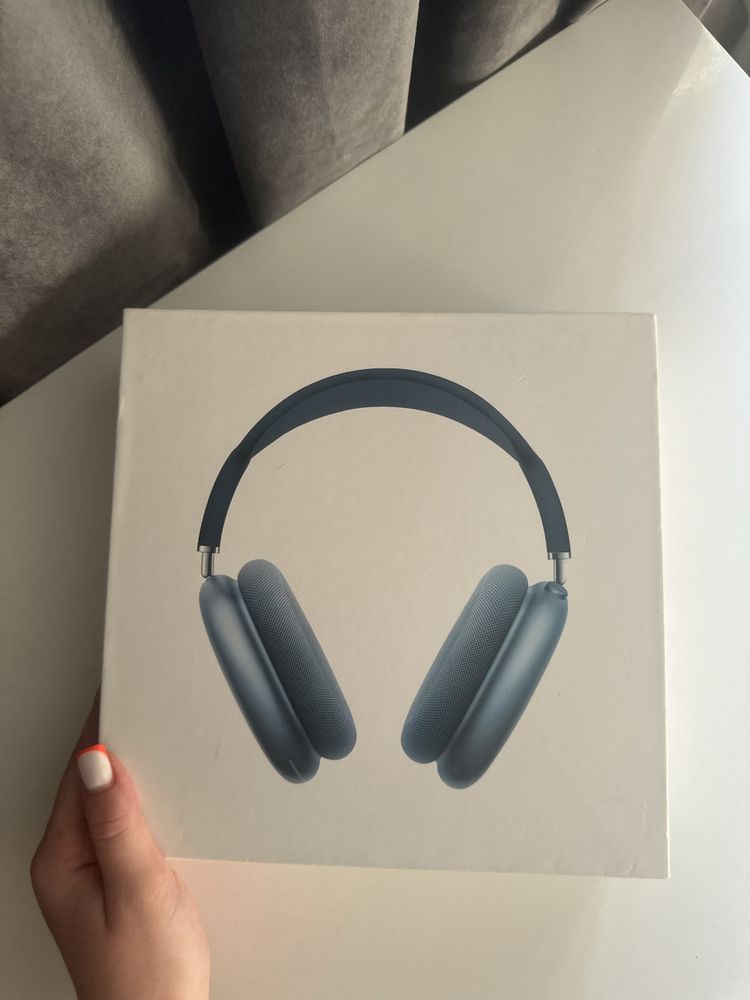 Продам новые наушники AirPods Max