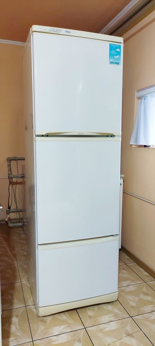 Трёхкамерный холодильник Stinol 104 ER No Frost (трёхкамерный)