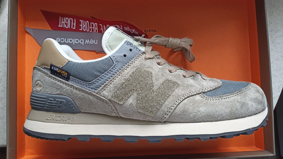 New balance 574 classic. Alpha industries.