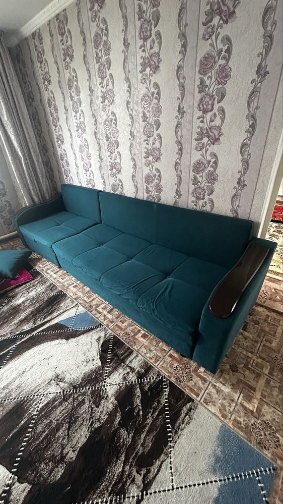 Продам диван 4 метра хороший