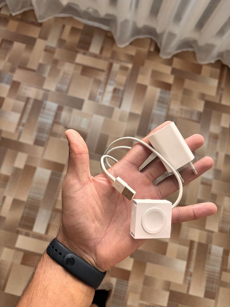 Продам apple watch 4 series 44mm
