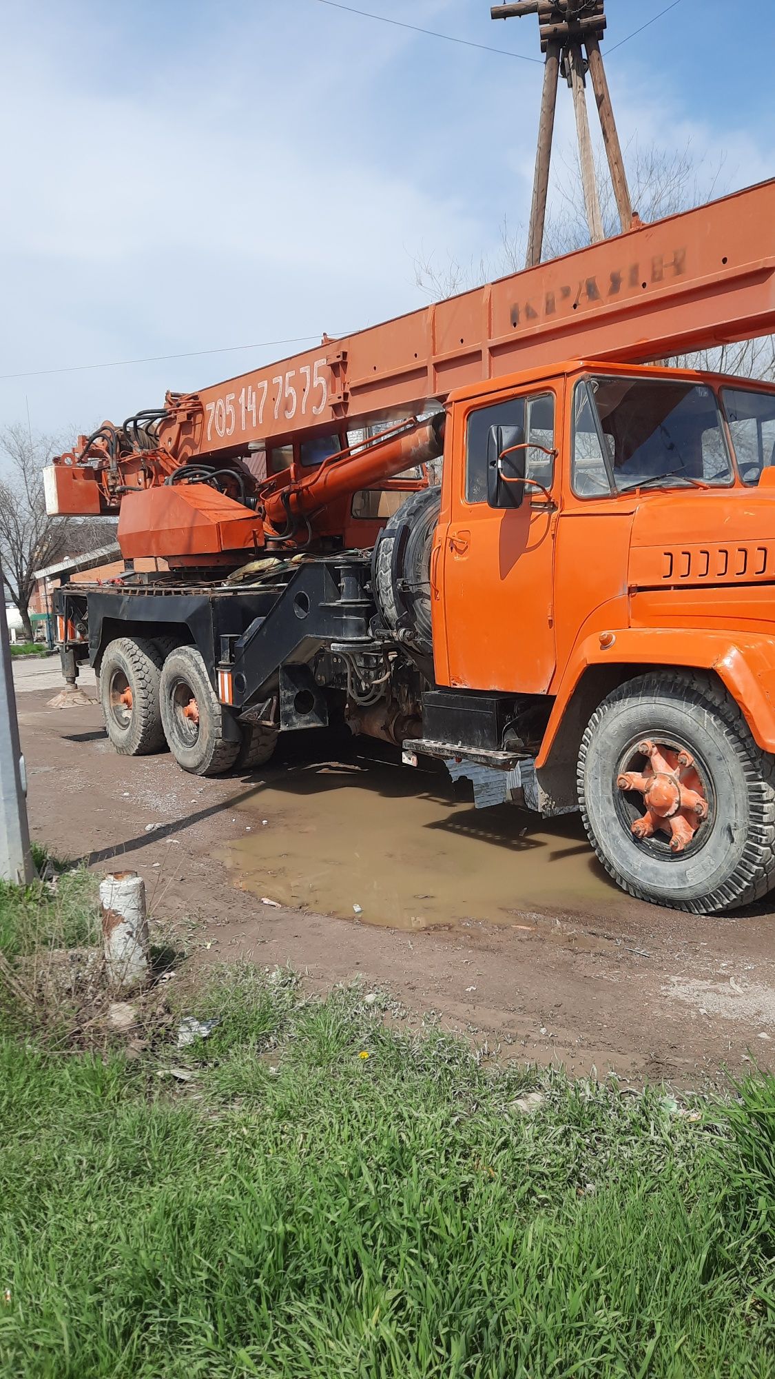 Автокран 30 тонна вылет 27м жұмыста скворечниктен оталып өшеді