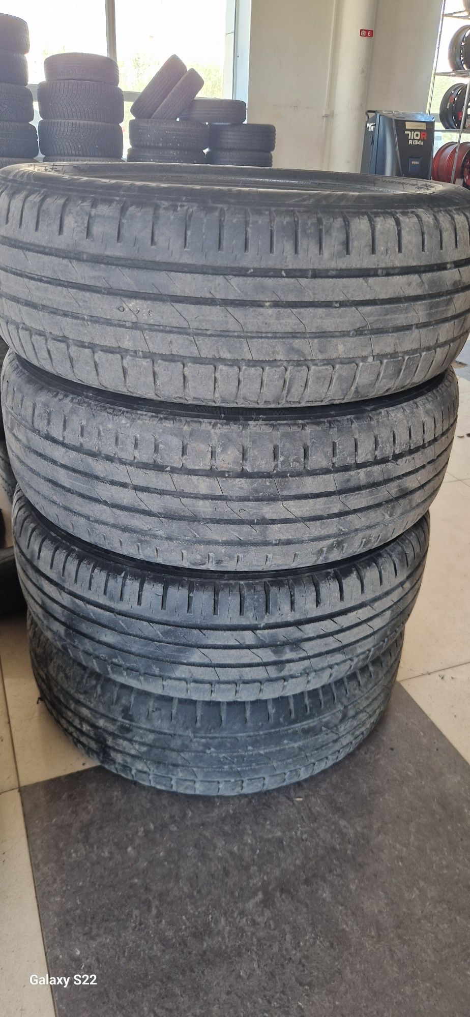 Продам резину летнию