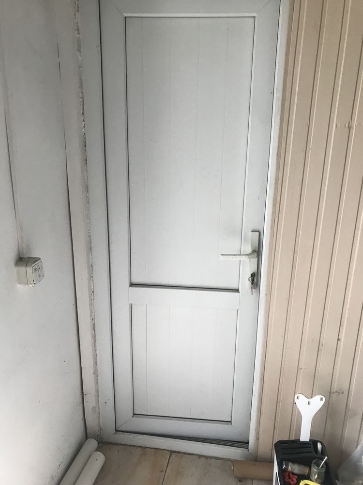 Пластик терезе есіктер сатылады