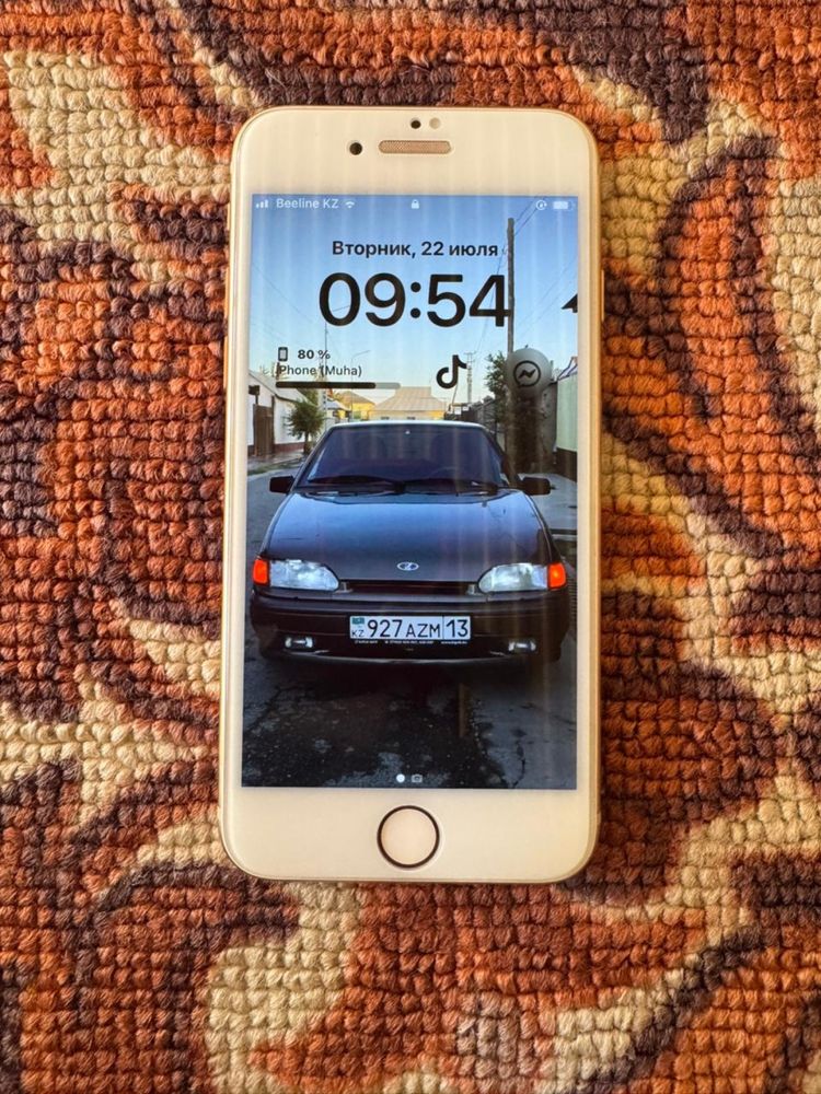 Айфон 8 золотистый цвет