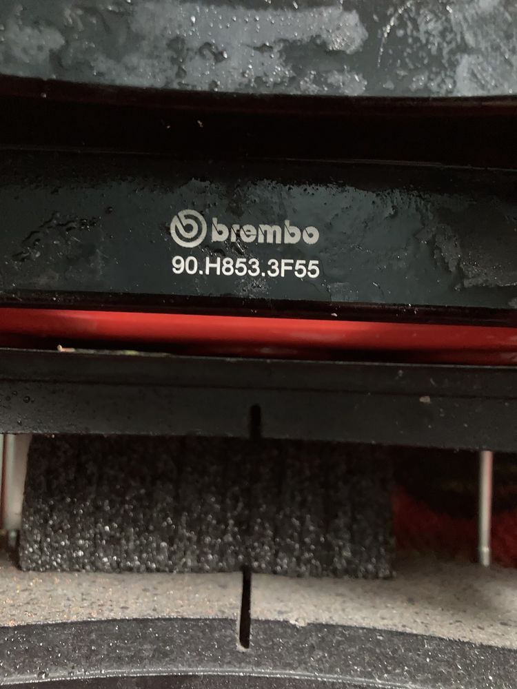 Суппорта brembo новые комплект на перед подходят на диск выше R18