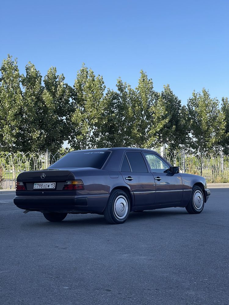 Mercedes Benz E230