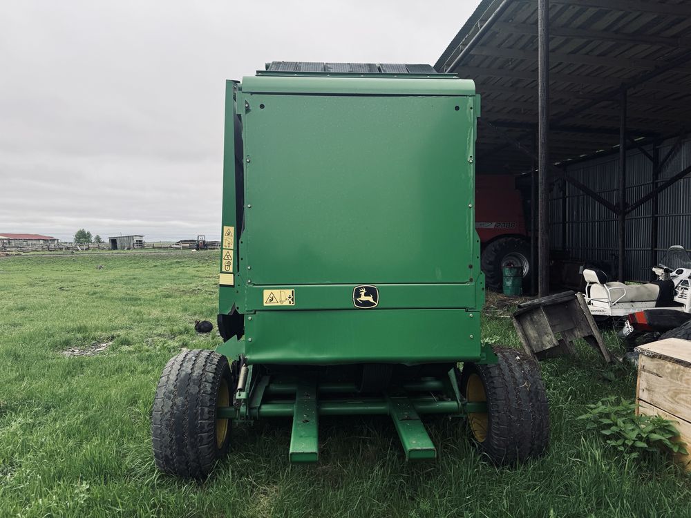 Пресс-подборщик JohnDeere