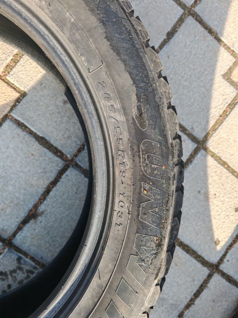 Продам резину 245/55/19