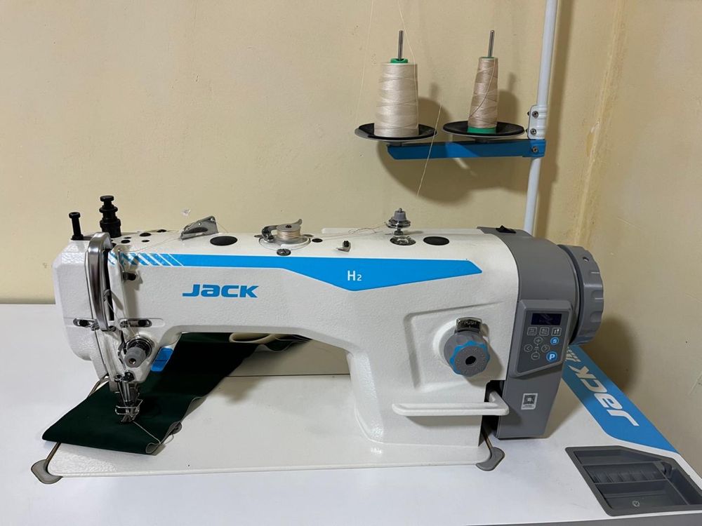 Продам шыейную машину JACK H2