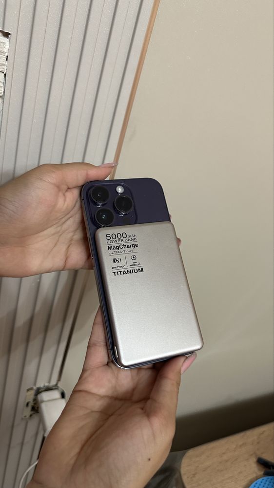 Ультра тонкий power bank на айфоны