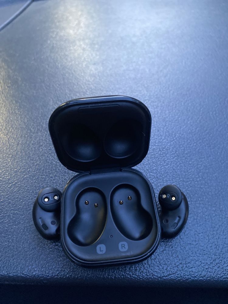 Samsung buds Live (784)