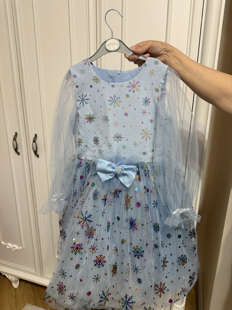 Нарядные платья на девочку 6-7 лет