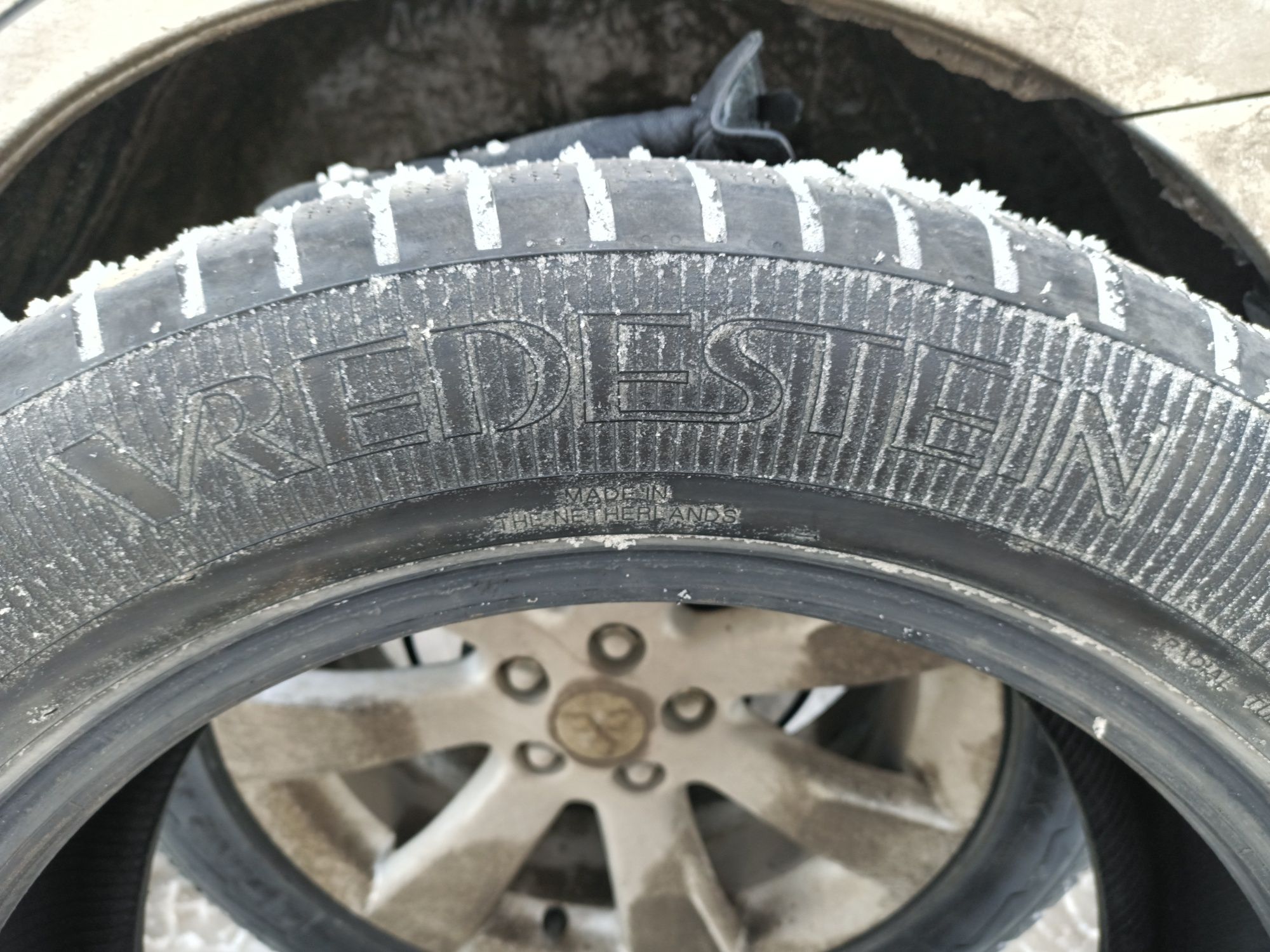 Продам автошины 235*55R18