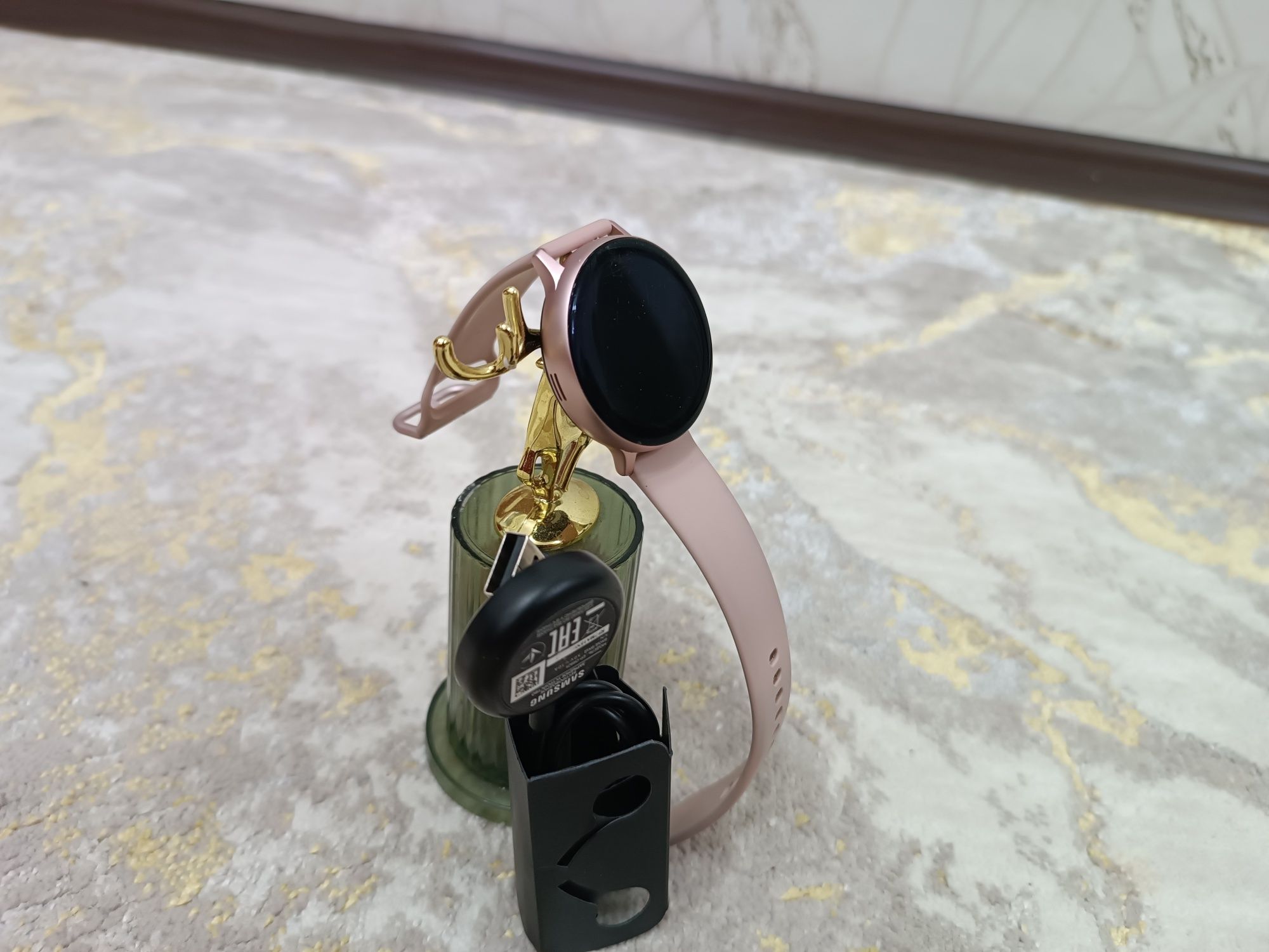 SAMSUNG Watch Active 2 + Зарядное устройство.
