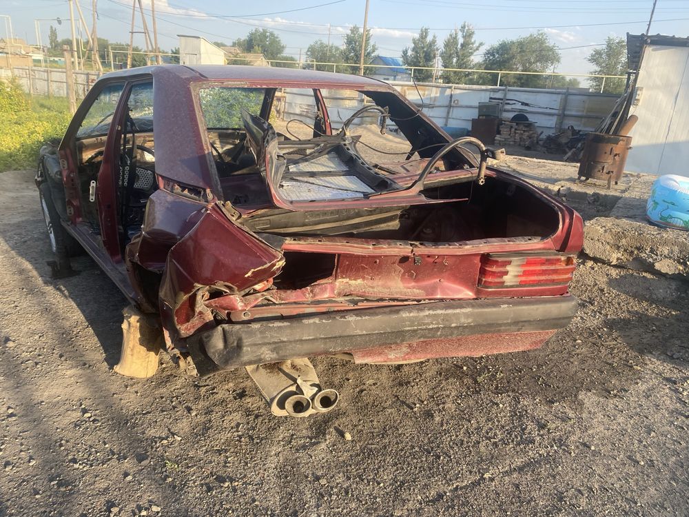 Продам машину полностью мотор коробка редуктор диски всё