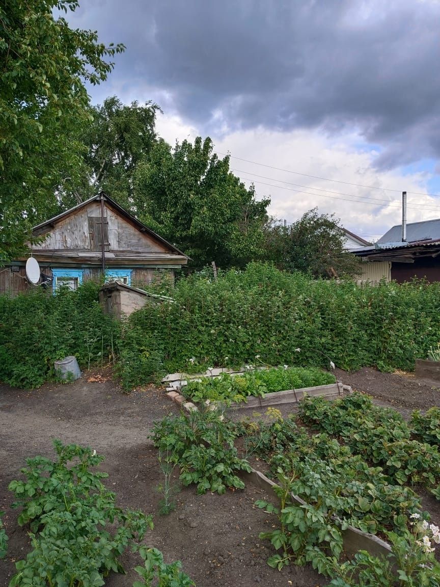 Продам дом с земельным участком