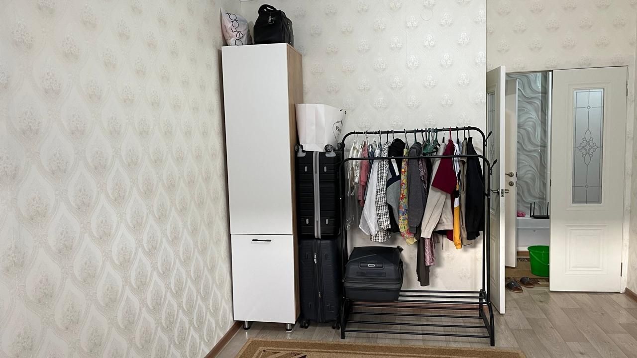 Бір бөлмелі пәтер ұзақ мерзімге жалға беріледі. 15 мөлтек аудан 9 үй.