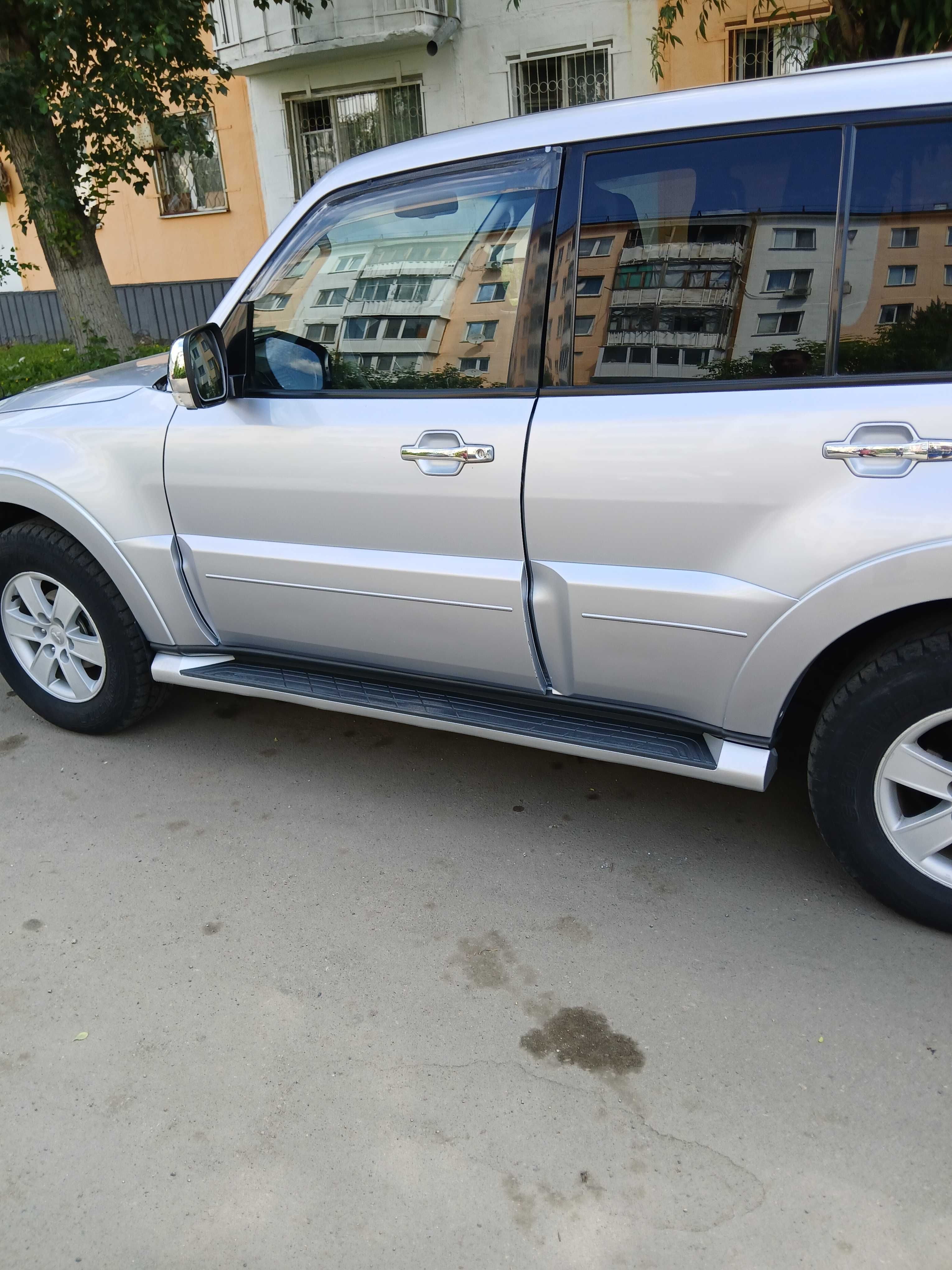 продам mitsubishi  Pajero 4