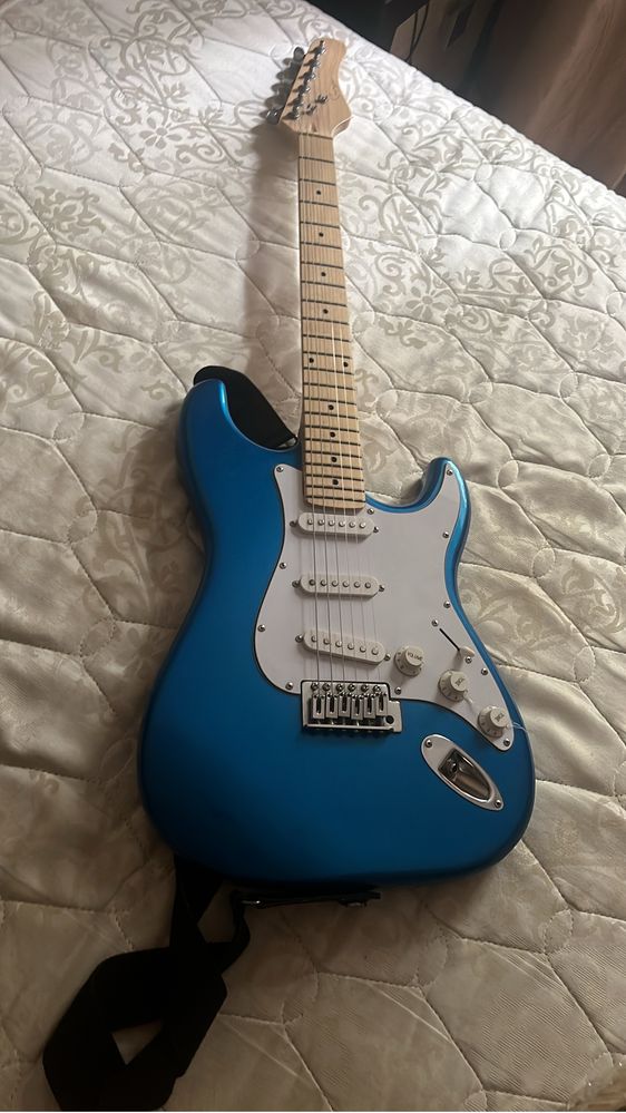 Гитара smiger stratocaster+комбоусилитель