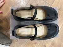 Туфли черные Charles&keith 38р-р