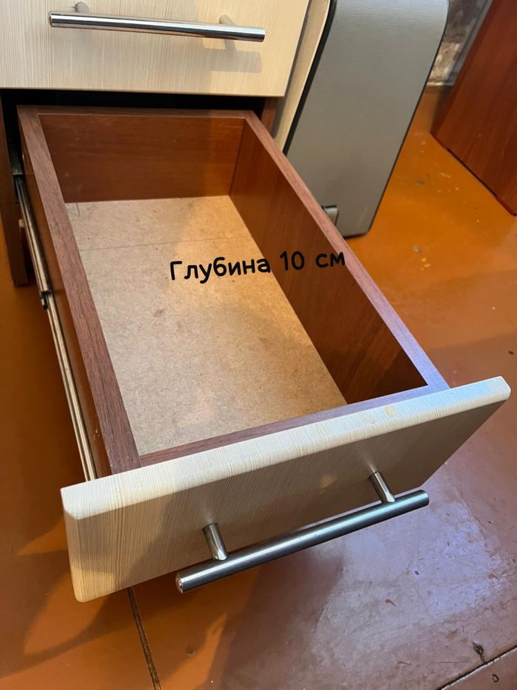 Продам письменный/компьютерный  стол