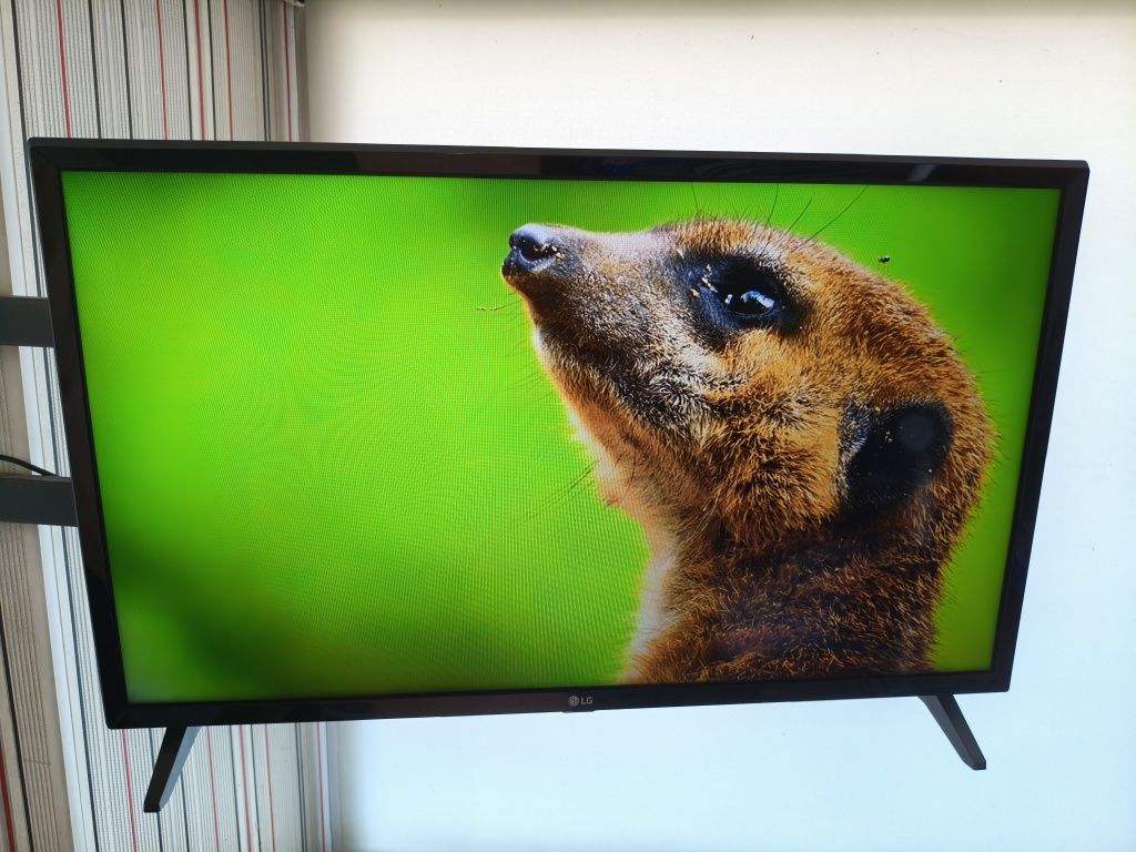 LG 2021 г. Смарт  "32" в идеале. 82 см.