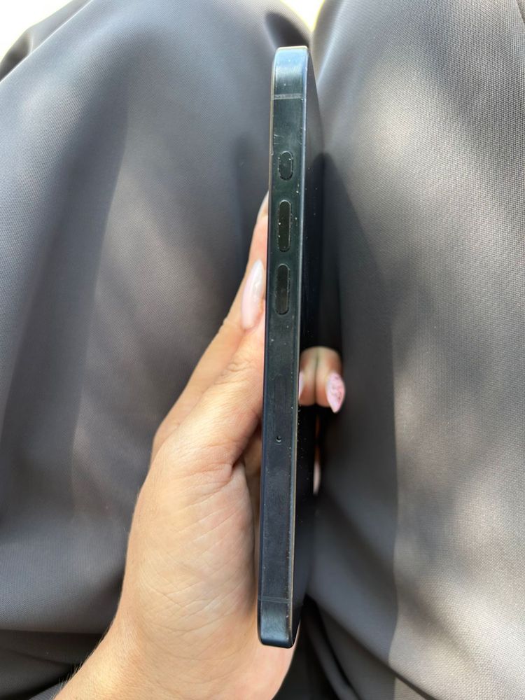 Iphone 15 pro - 256 gb ,Состояние отличное Батарея 89%
