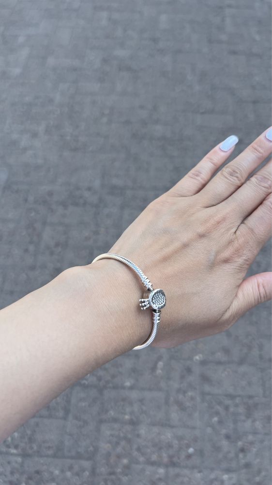 Продам браслет серебро Pandora