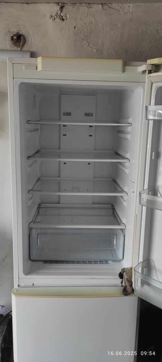 Продам холодильник Samsung,  no frost