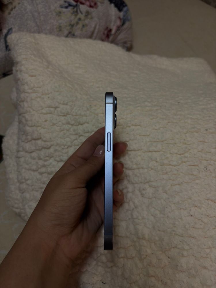 Продам IPhone 14/128 в голубом цвете