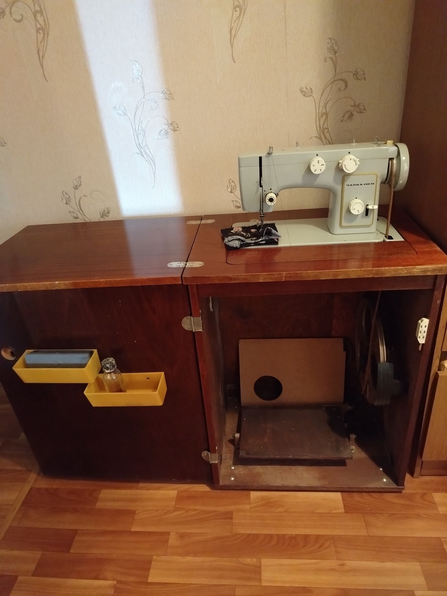 Продам машина швейная бытовая Чайка  142 м