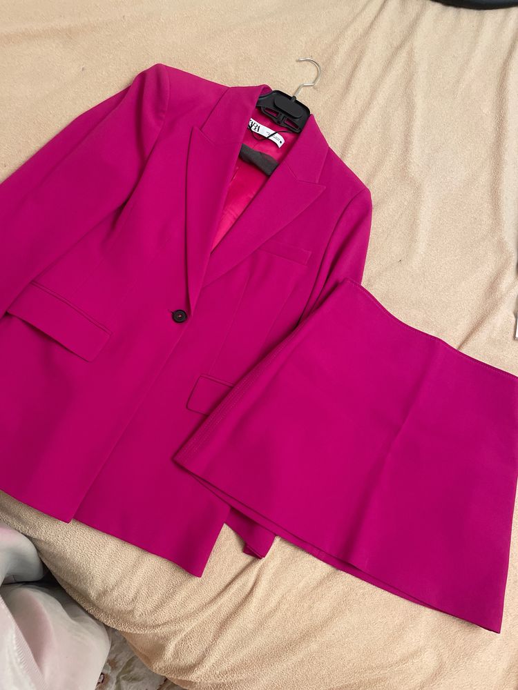 Офисные костюмы Zara