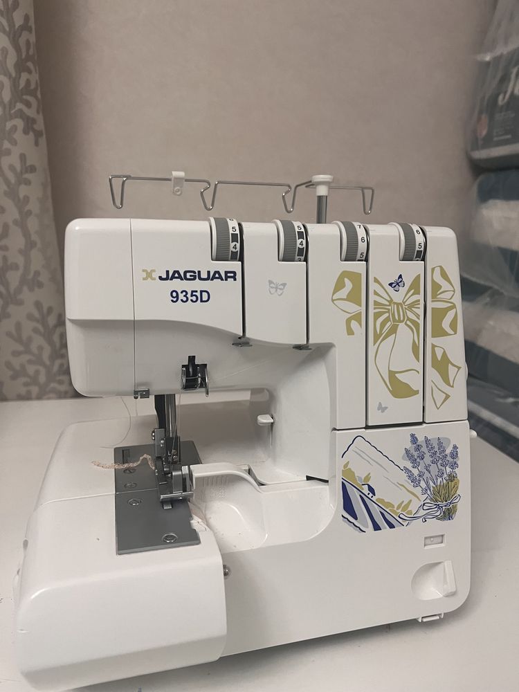 швейная машинка Janome Grape 2016 + оверлок Jaguar 935D