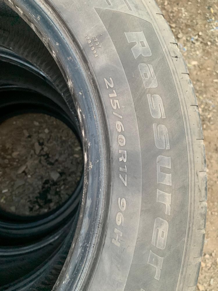 Продам шины  215/60/17 96Н