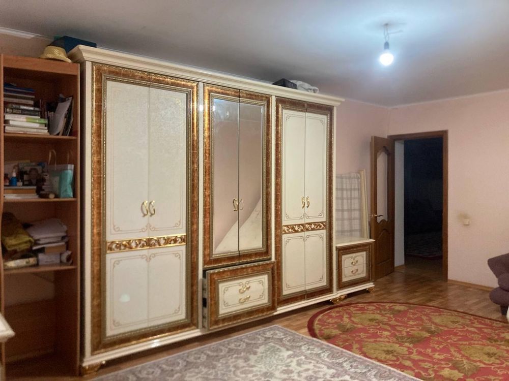 Срочно сдам 4 комнатную квартиру