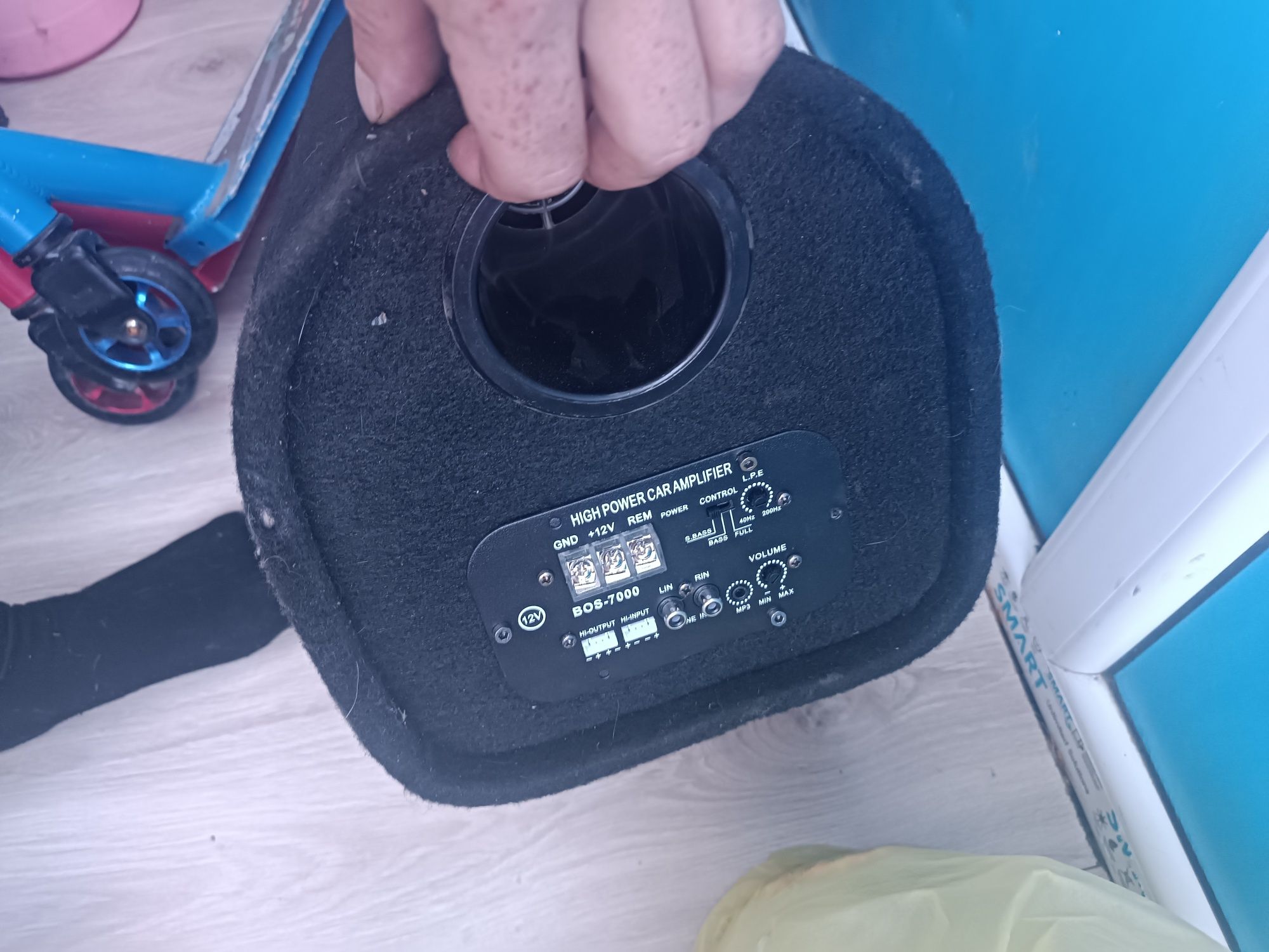 Продам сабвуфер срочно
