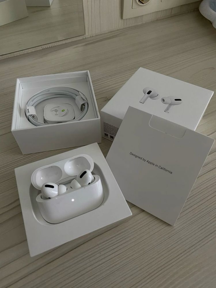 Продается Наушники Airpods