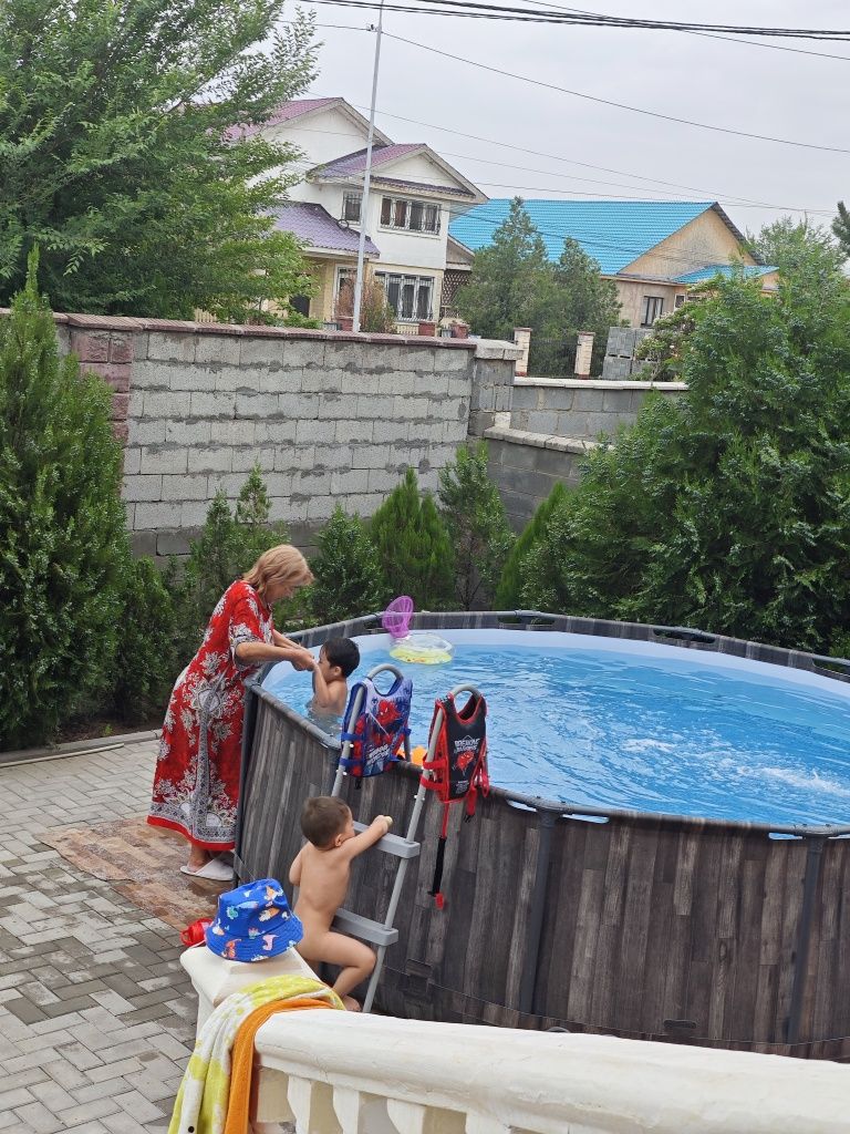 Бассейн каркасный на 10м3 с песчаными фильтром и скимером