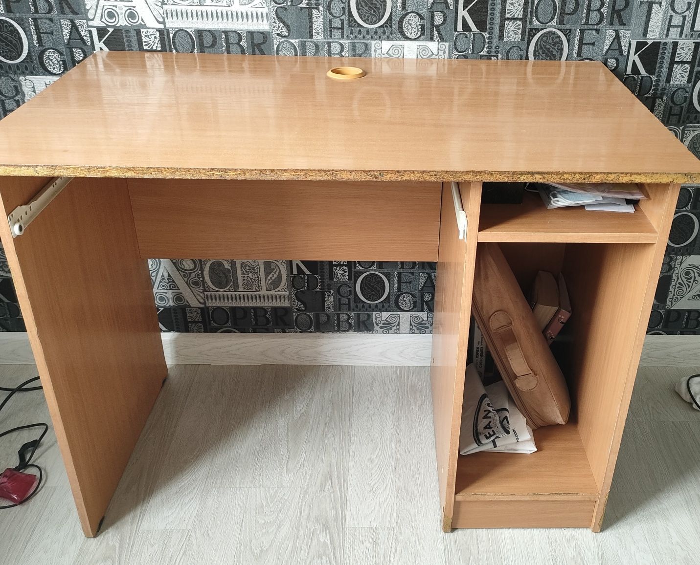 Продам комьютерный стол