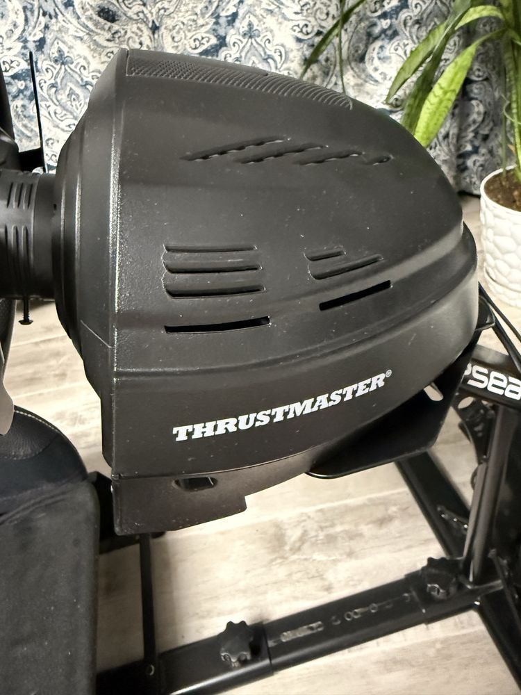 Sony PS 4 Pro 1TB  руль с сиденьем игровой THRUSTMASTER GT 300