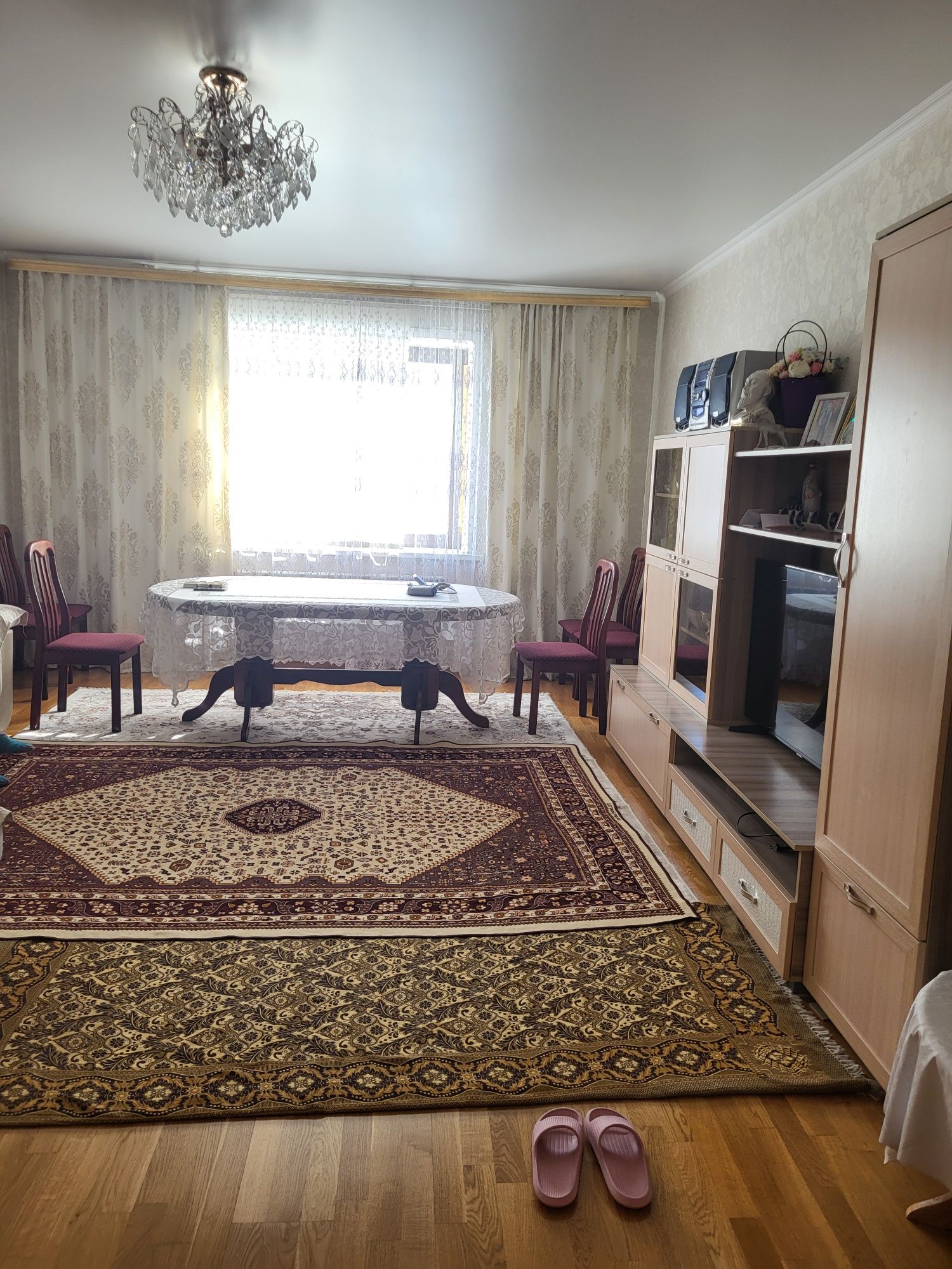 3 комн.кв. 106 кв.м на рынке . Назарбаева 2к
