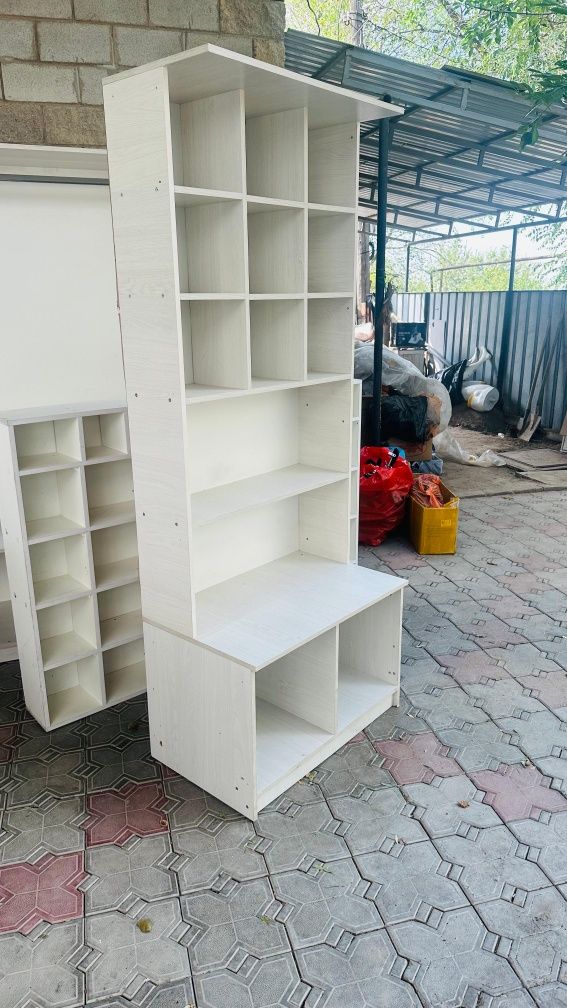 Продам мебель, шкафы, вешалки, маникены