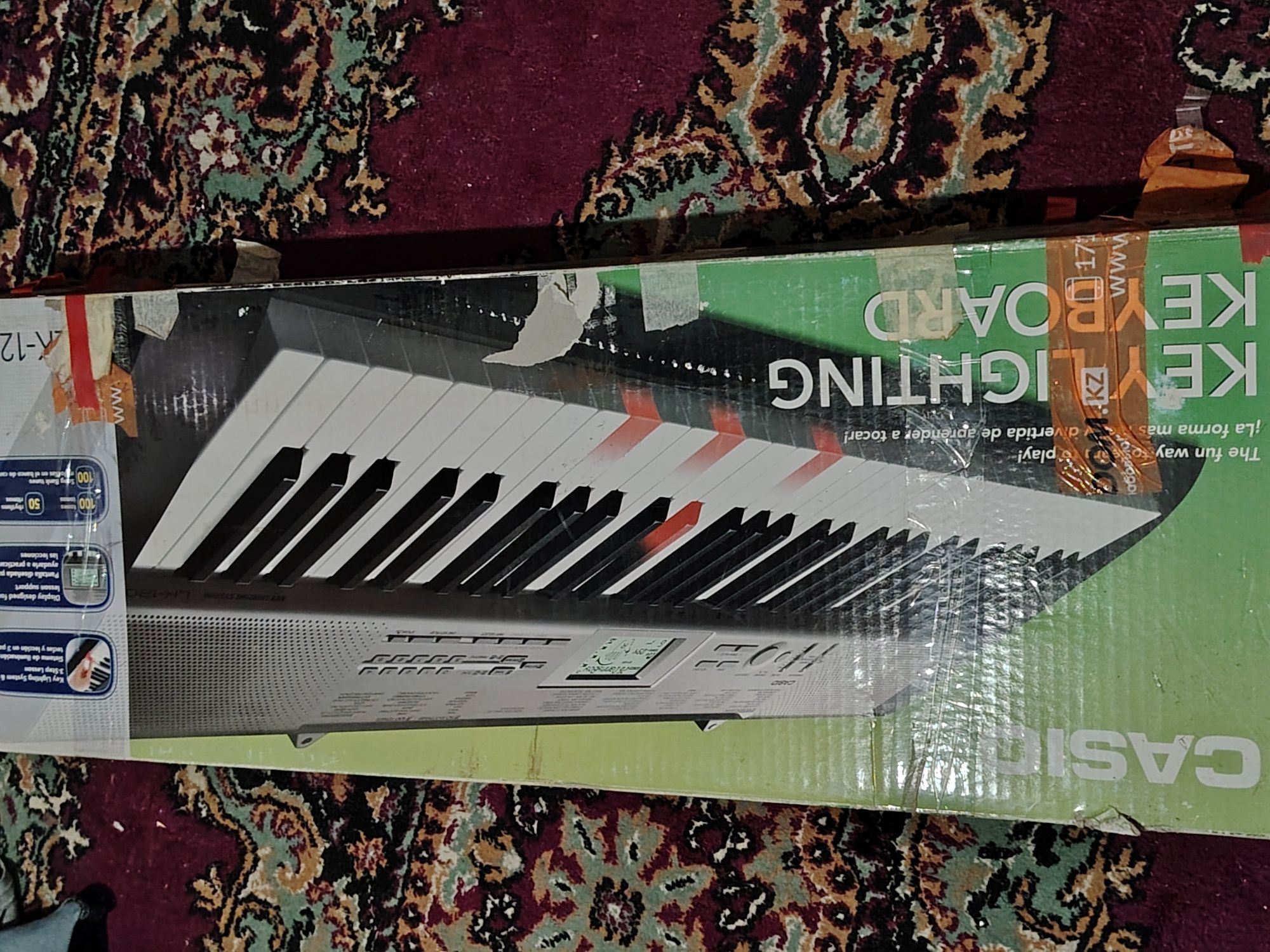 синтезатор Casio