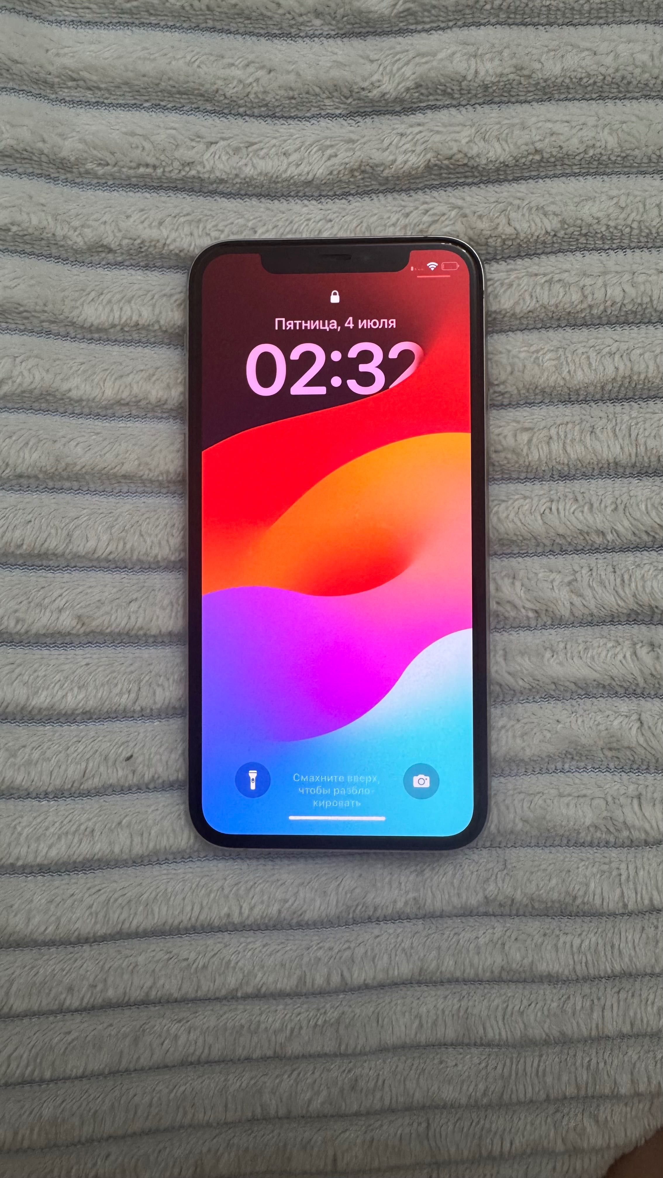iPhone 11 Pro белого цвета