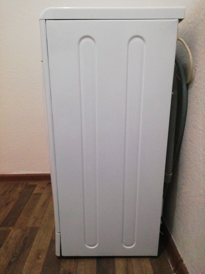 Стиралка Indesit WISN82