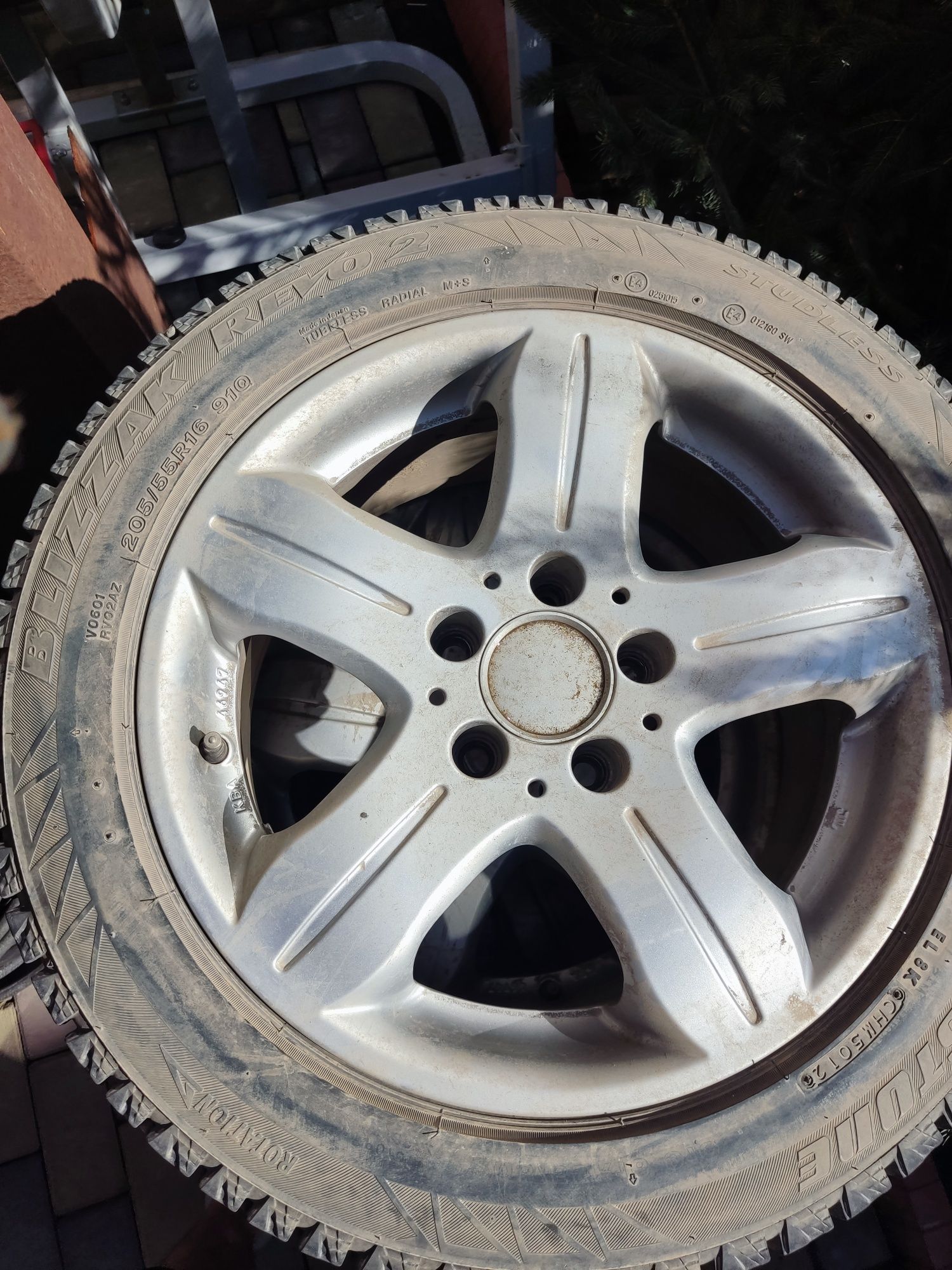 Шины с диском от Mercedes 205/55R16