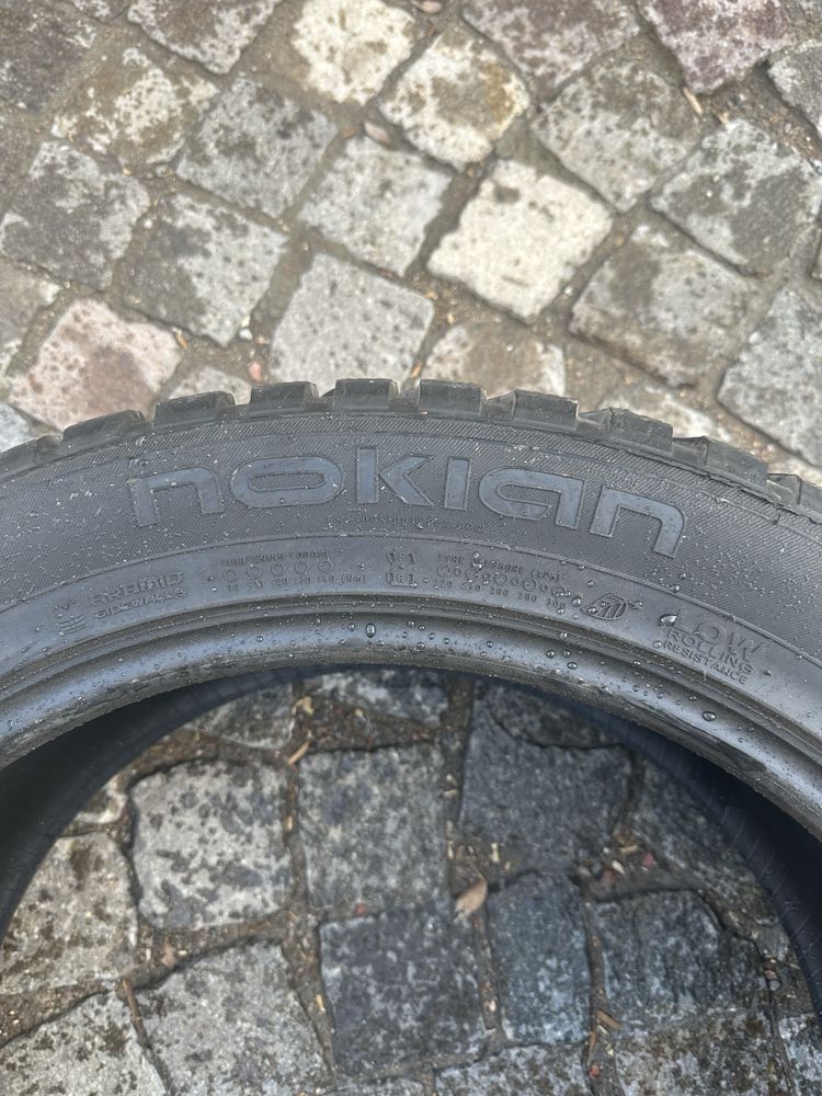 Комлект резины 275/45R21