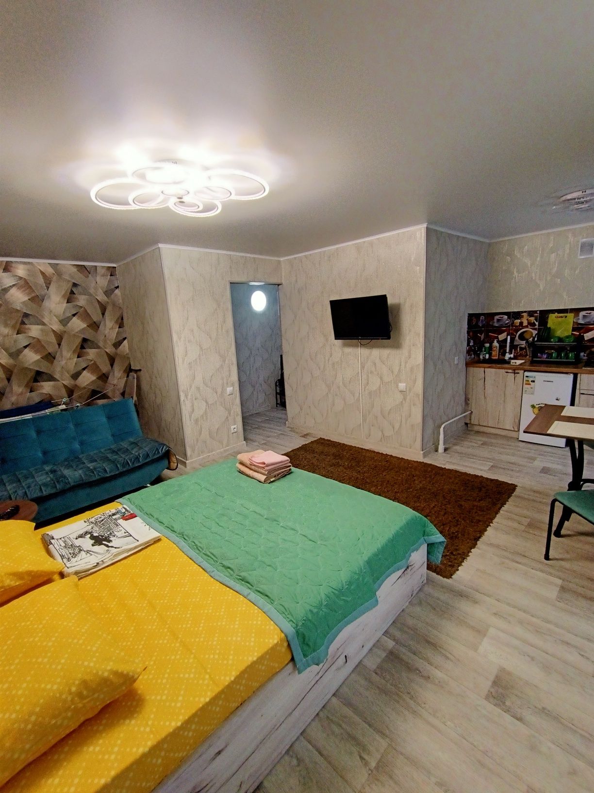 Кондиционер,  4 часа 8000 , 1  комн центр Детский мир , безконтакт
